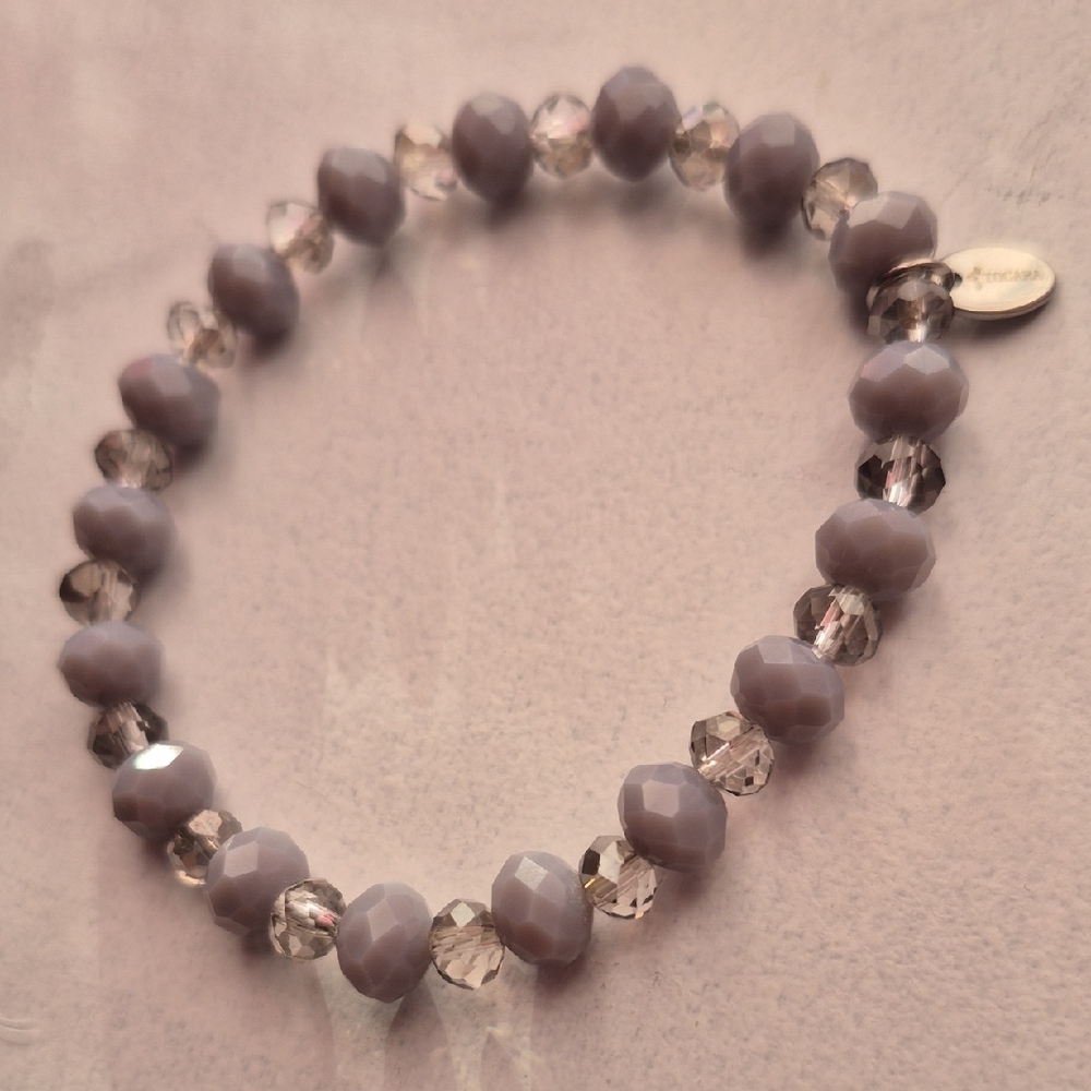 Tocara Beaded Bracelet in Clear And Gray Beads (J19)